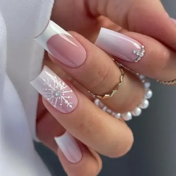 33 Winter White Nails: Classy Insprations for Every Style