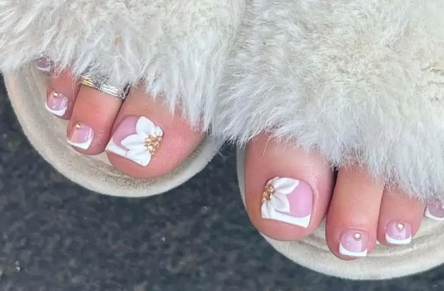 Nailsslay - Acrylic Nails, Latest Nail Trends & Almond Nails 31 Colorful Steps: 10+ Spring Toe Nails That Make a Statement