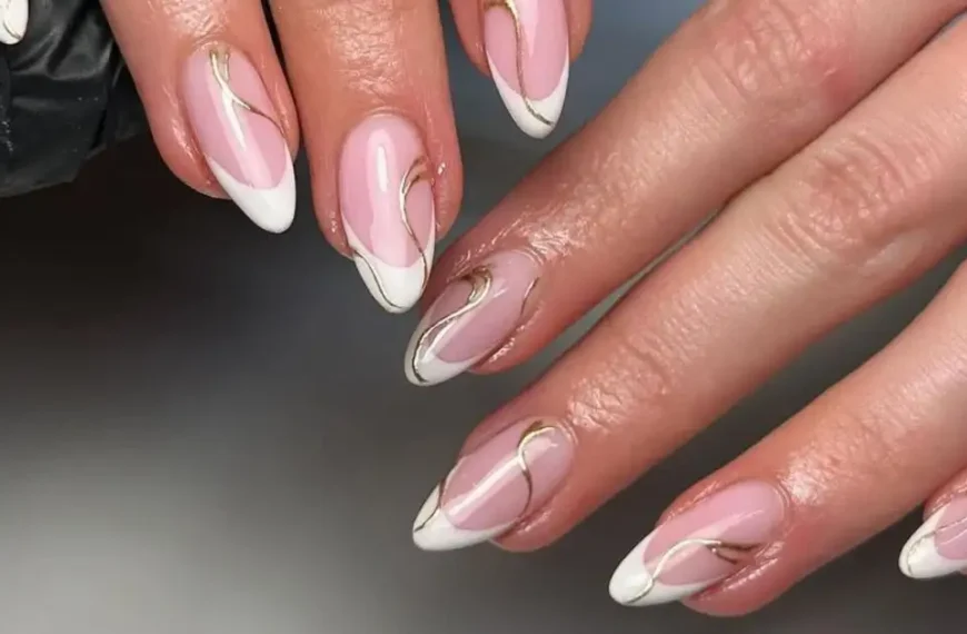 Nailsslay - Acrylic Nails, Latest Nail Trends & Almond Nails 2 40+ Trendy Glitter Nails You Can’t Get Around This Year