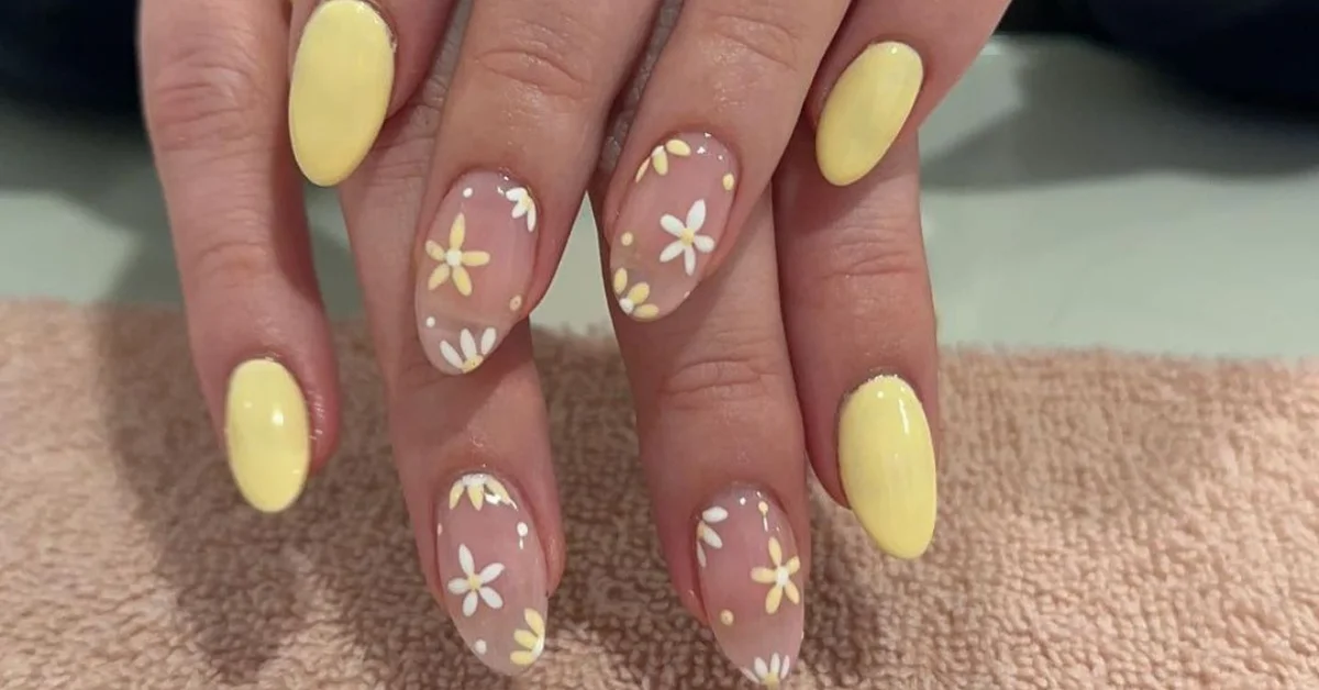 summer nails almond shape