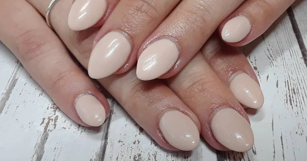 fall nude nails