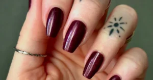 burgundy fall nails