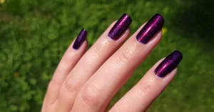 dark purple nails
