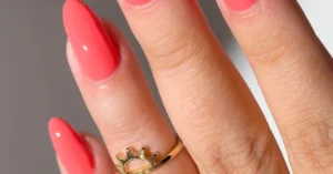coral nails